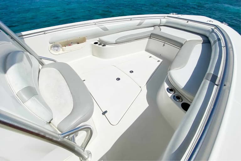 32ft Boston Whaler Outrage charter boat — view 2