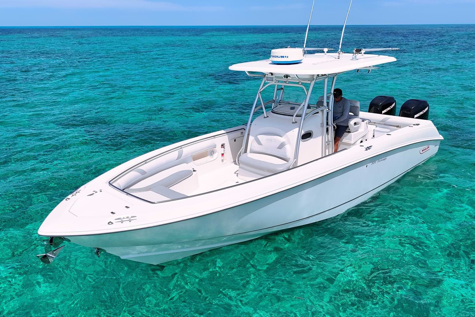 32ft Boston Whaler Outrage charter boat in Grand Cayman