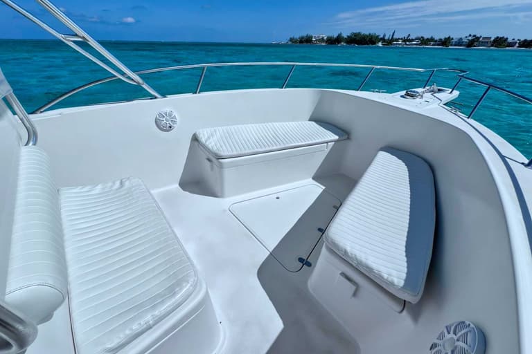 28ft Pursuit 2800 charter boat — view 3
